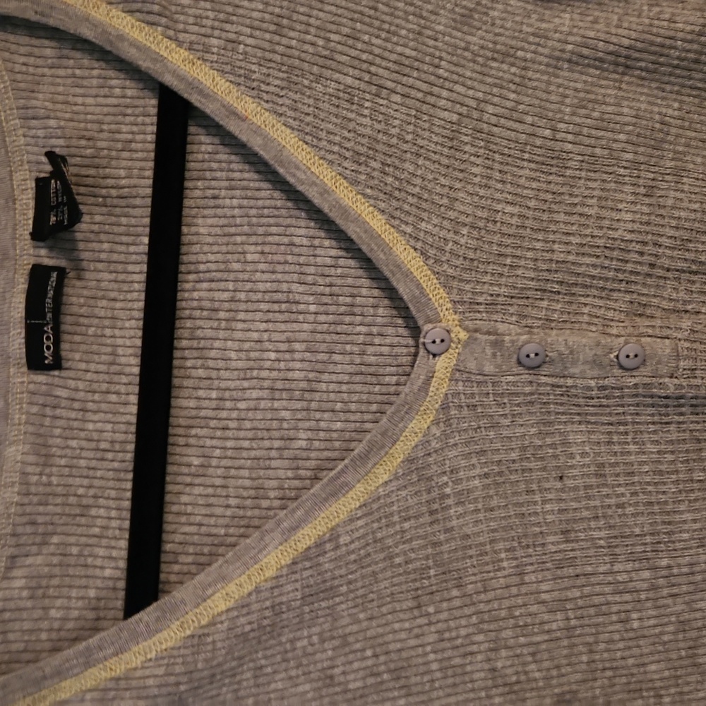 Gray V-Neck Sweater - Picture 3 of 3